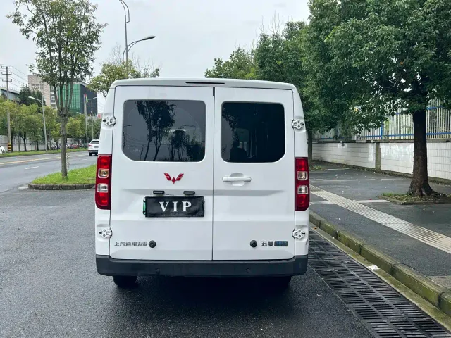 Wuling Yangguang — Фото автомобиля 4