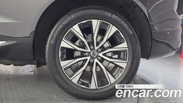 Volvo XC60 Generation 2 — Фото автомобиля 21