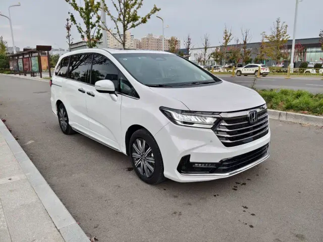 Honda Odyssey — Фото автомобиля 3