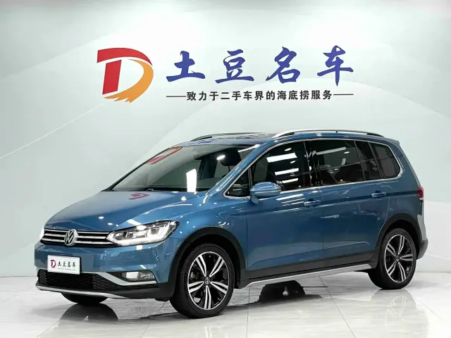 Фотография автомобиля — Volkswagen Touran