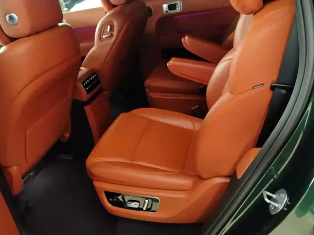 Li Auto L9 — Фото автомобиля 11