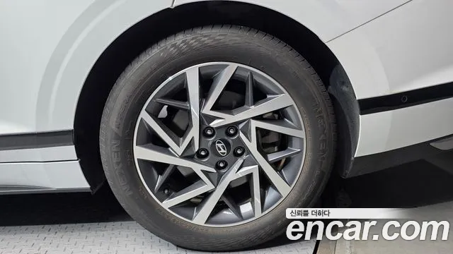 Hyundai Grandeur GN7 — Фото автомобиля 21