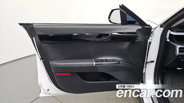 Hyundai Grandeur GN7 — Фото автомобиля 12