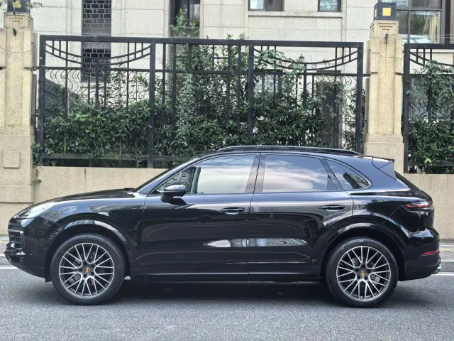 Porsche Cayenne — Фото автомобиля 4
