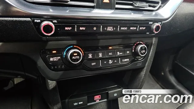 Kia Niro — Фото автомобиля 28