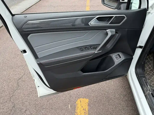 Volkswagen Tiguan L PHEV — Фото автомобиля 6