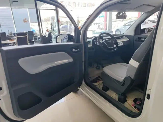 Wuling Hongguang Mini EV — Фото автомобиля 15