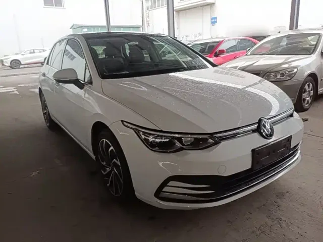 Volkswagen Golf — Фото автомобиля 3