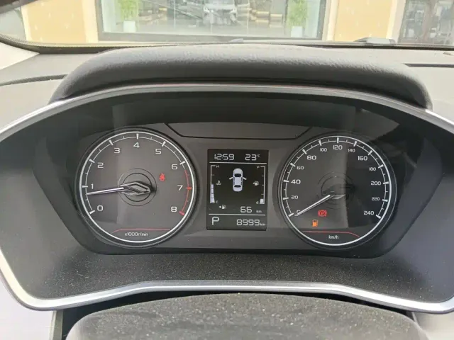 Geely Binyue — Фото автомобиля 3