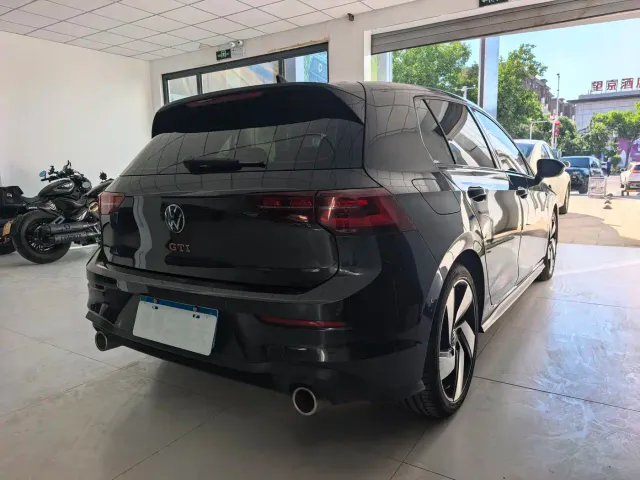 Volkswagen Golf GTI — Фото автомобиля 12