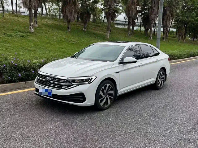 Фотография автомобиля — Volkswagen Sagitar