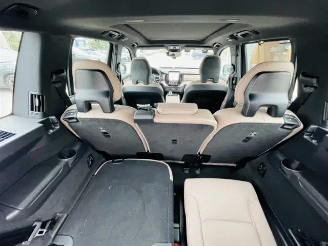 Volvo XC90 — Фото автомобиля 15
