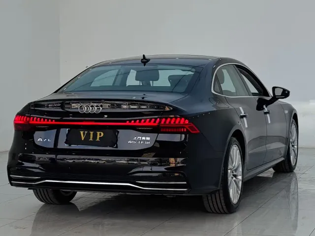 Audi A7L — Фото автомобиля 11