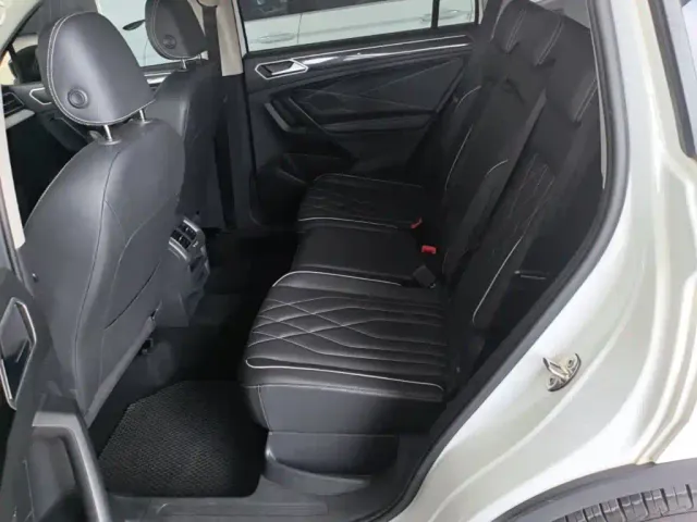 Volkswagen Tiguan L — Фото автомобиля 12