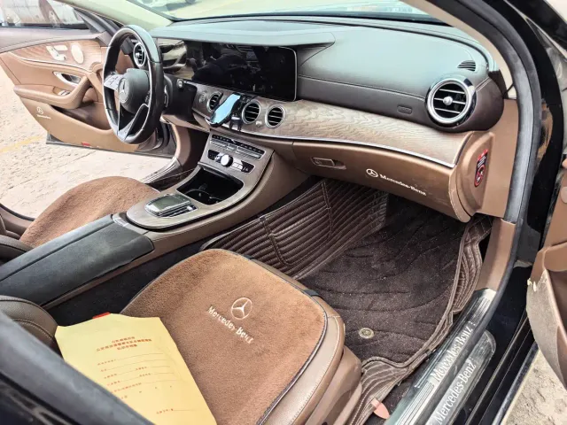 Mercedes-Benz E-Class — Фото автомобиля 5