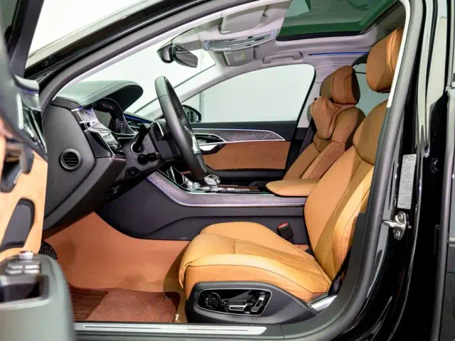 Audi A8 — Фото автомобиля 10