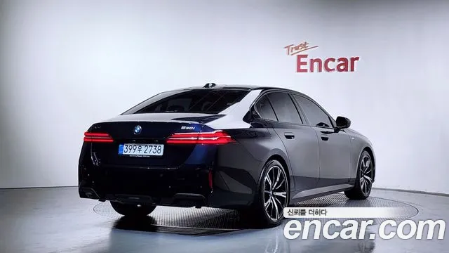 BMW 5-Series 5 серия (G60) 530i xDrive M Sport — Фото автомобиля 2