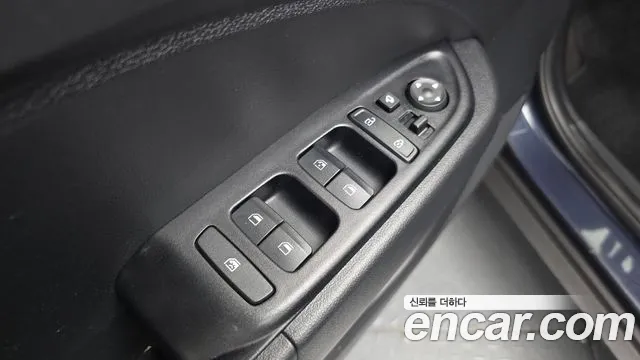 Hyundai Venue — Фото автомобиля 26