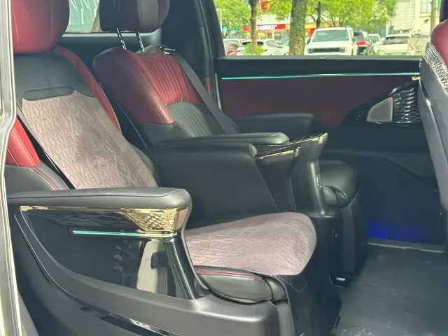 GAC Trumpchi M8 — Фото автомобиля 14