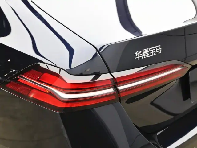 BMW 5 Series — Фото автомобиля 28