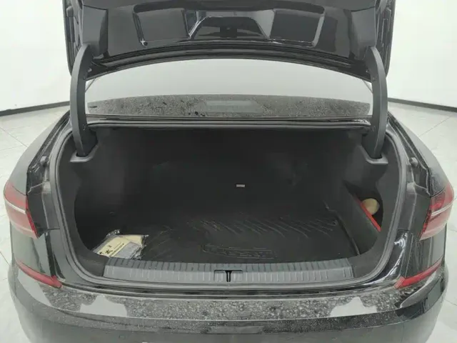 Volkswagen Passat — Фото автомобиля 4