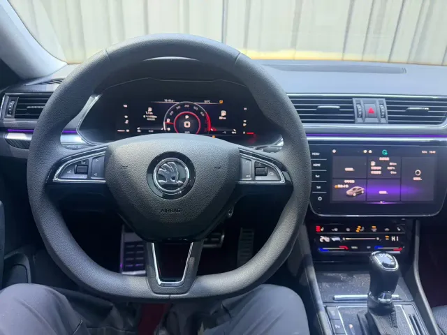 Skoda Superb — Фото автомобиля 16