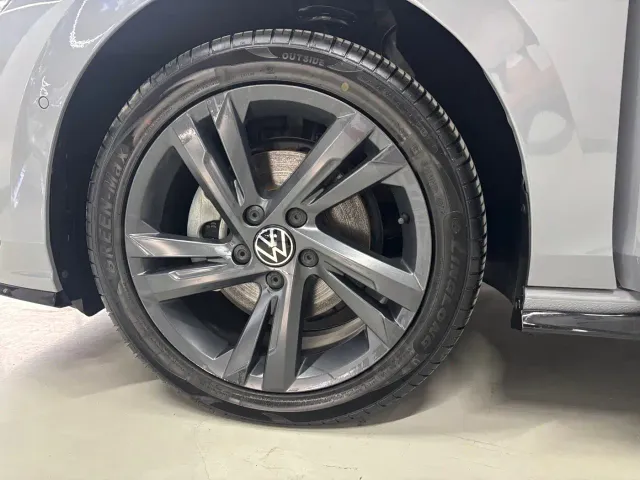 Volkswagen Golf — Фото автомобиля 12