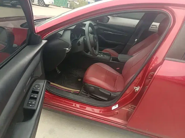 Mazda Axela — Фото автомобиля 14
