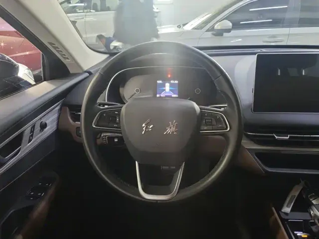 Hongqi E-QM5 — Фото автомобиля 15