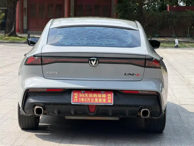 Changan UNI-V — Фото автомобиля 10