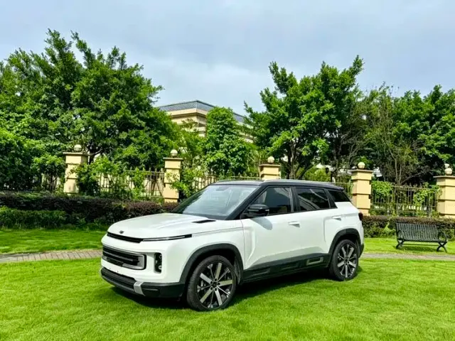 Фотография автомобиля — Geely ICON