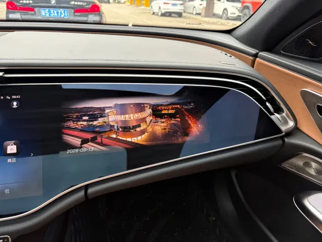 Mercedes-Benz E-Class — Фото автомобиля 16