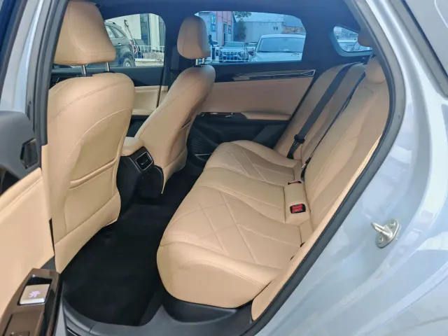 Geely Galaxy L6 — Фото автомобиля 9