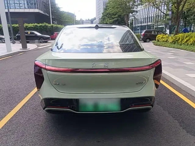 Hongqi EH7 — Фото автомобиля 5