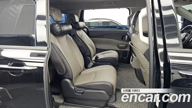 Kia Carnival 4th Gen — Фото автомобиля 18