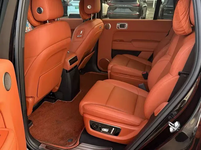 Li Auto L9 — Фото автомобиля 6