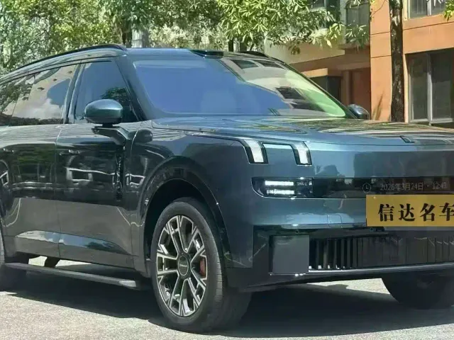 Lynk & Co 900 — Фото автомобиля 2