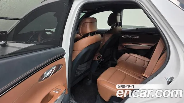 Genesis GV70 — Фото автомобиля 18