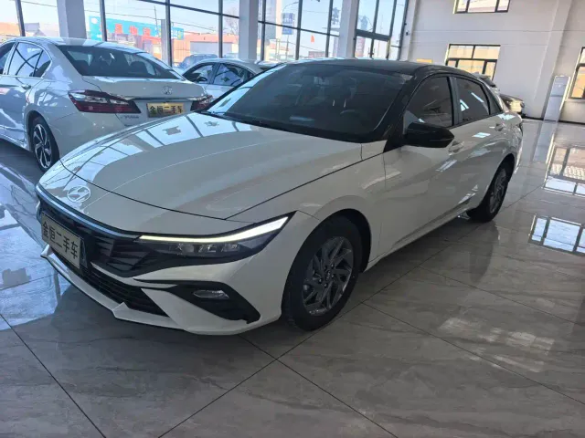 Фотография автомобиля — Hyundai Elantra