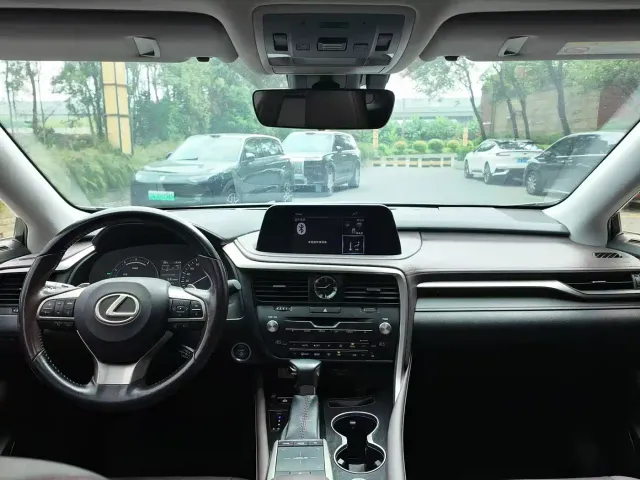 Lexus RX — Фото автомобиля 9