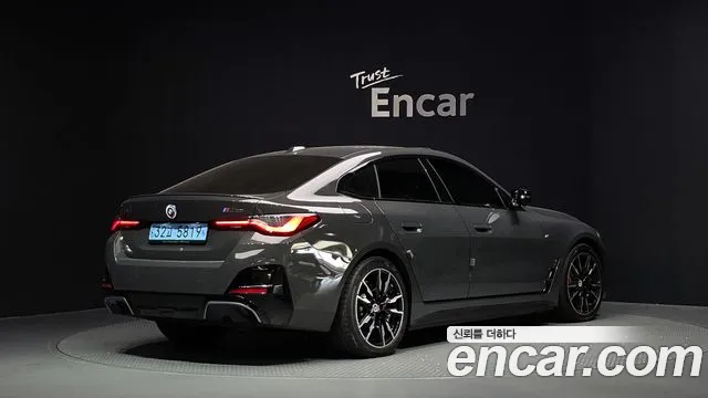 BMW i4 — Фото автомобиля 2