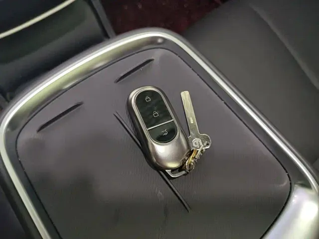 Leapmotor B10 — Фото автомобиля 8