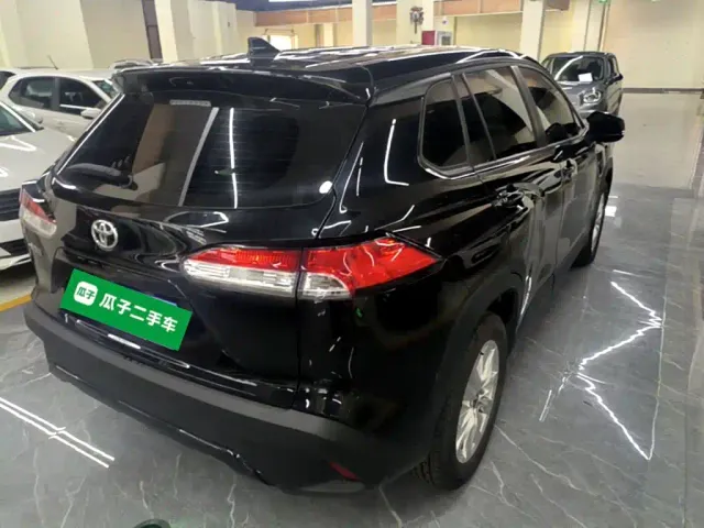 Toyota Corolla Cross — Фото автомобиля 4