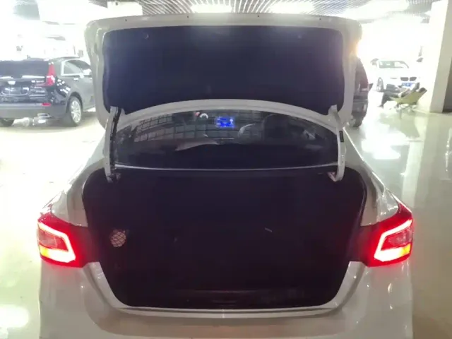 Nissan Sylphy — Фото автомобиля 18