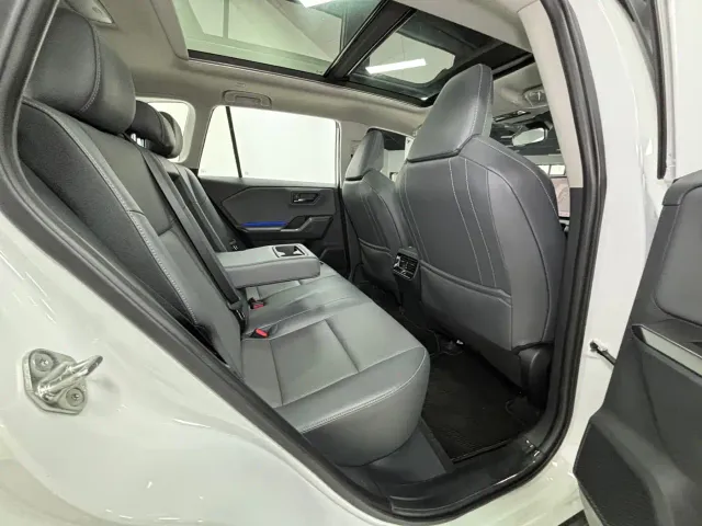 Toyota RAV4 — Фото автомобиля 11