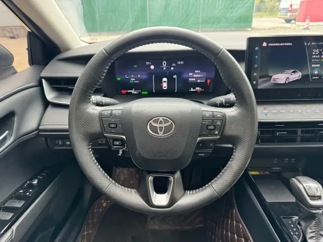 Toyota Camry — Фото автомобиля 5