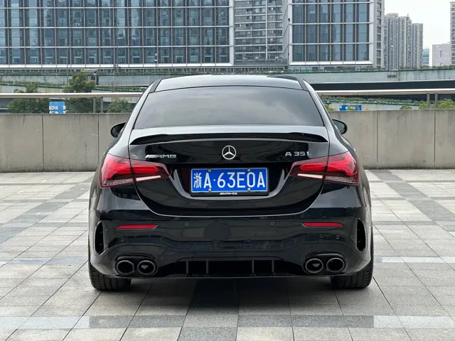 Mercedes-Benz Mercedes-Benz A-Class AMG 2022 AMG A 35 L 4MATIC — Фото автомобиля 6