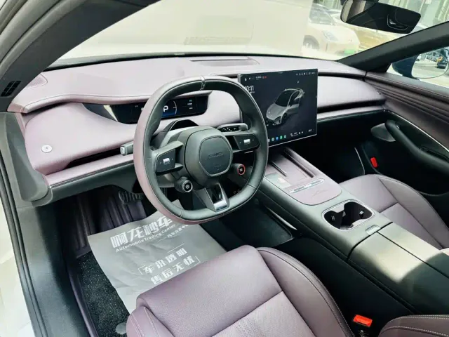Xiaomi SU7 — Фото автомобиля 9