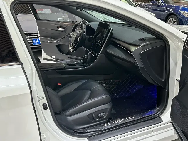 Toyota Avalon — Фото автомобиля 19