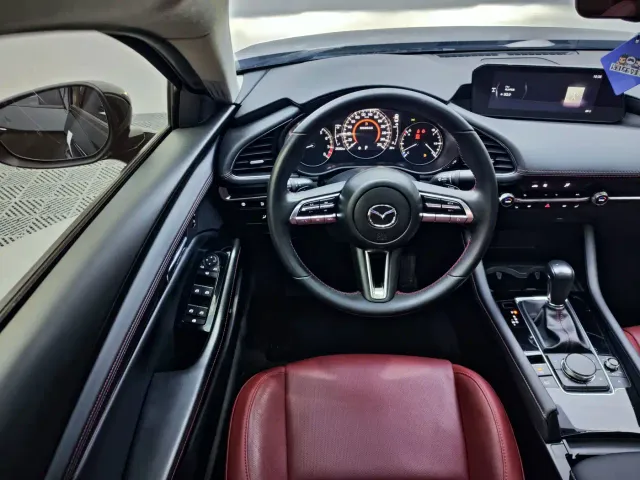Mazda Axela — Фото автомобиля 13